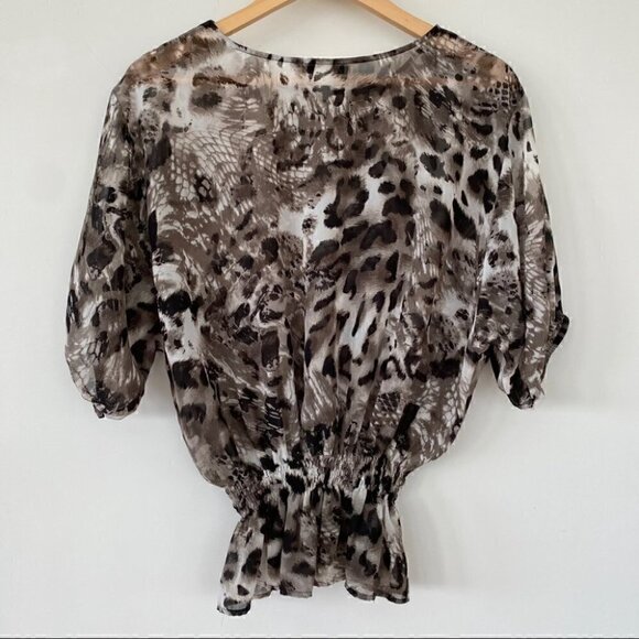 Kenneth Cole animal print top, popover style, sheer,  loose fitting - Picture 4 of 9